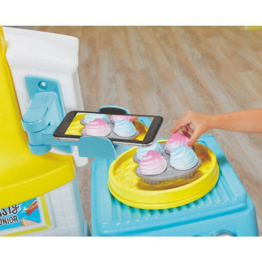 Little Tikes Tasty Jr. Bake 'n Share Role Play Kitchen and Activity Set