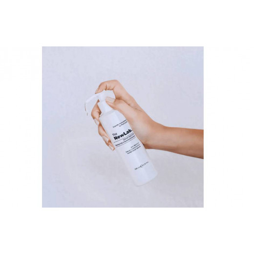 The Newlab Salicylic Acid 0.5% Niacinamide &botanical Extracts 200ml