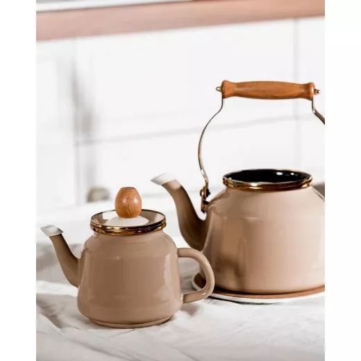 Madame Coco Bonneville Teapot